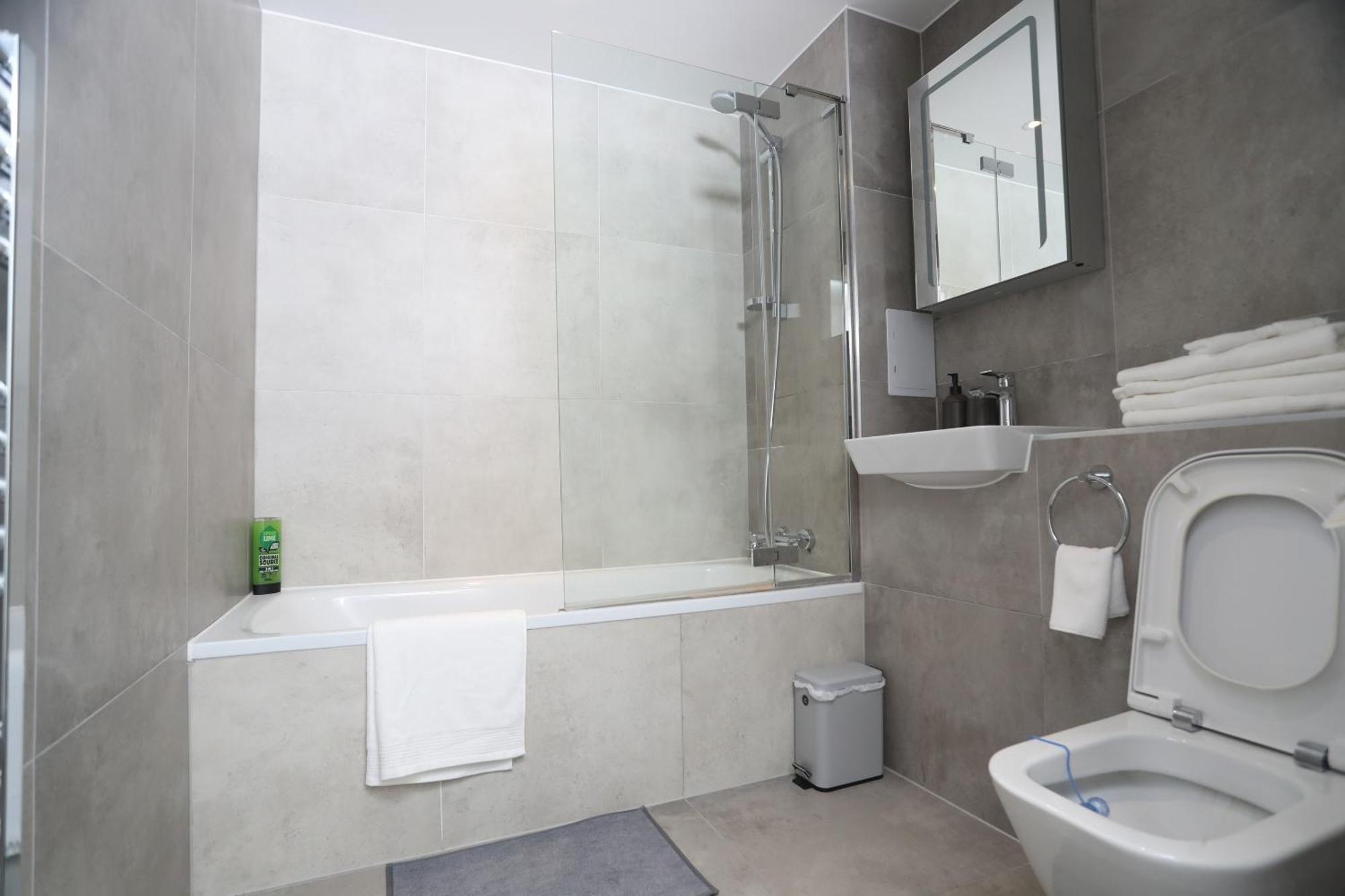 Luxury Apartments In Central Watford واتفورد المظهر الخارجي الصورة